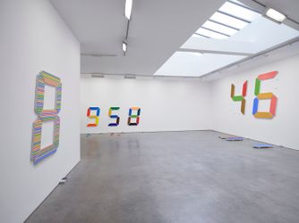 Exhibition view: Tatsuo Miyajima, Art in You, Gallery Lisson, London (10 February–9 April 2022). Courtesy Lisson Gallery.