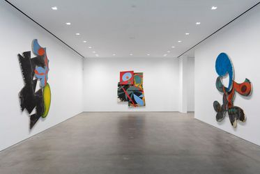 Exhibition view: Elizabeth Murray, Gladstone Gallery, West 24th Street, New York (30 October–23 December 2021). Courtesy Gladstone Gallery.