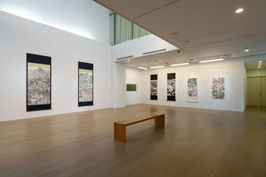 Exhibition view: Peng Yu, House in the Shade of Osmanthus Trees, Bustling Spring Scenery 桂蔭蘆．春色鬧, Liang Gallery, Taipei (4 January–29 February 2020). Courtesy Liang Gallery.