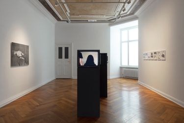 Zeynep Kayen, one one two one two three, Zilberman Gallery, Berlin (23 February–23 April 2022). Courtesy Zilberman Gallery.