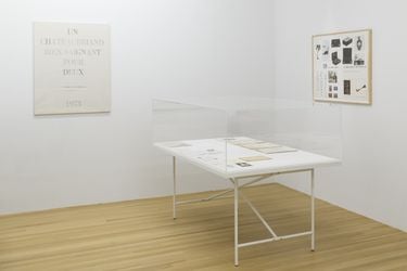 Exhibition view: Michael Oppitz, on Marcel Broodthaers, Galerie Buchholz, New York (27 January–25 February 2023). Courtesy Galerie Buchholz.