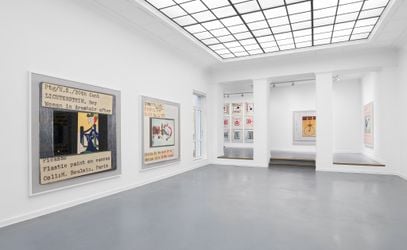 Exhibition view: Sebastian Riemer, Das Ende des XX Jahrhunderts, SETAREH, Berlin (27 November 2021–8 January 2022). Courtesy SETAREH.