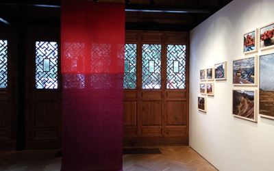 Exhibition view: Xiong Wenyun, The Flowing Rainbow, A Thousand Plateaus Art Space, Chengdu (21 May–21 June 2016). Courtesy A Thousand Plateaus Art Space, Chengdu.