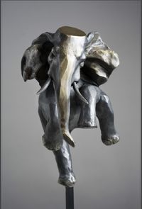 Elefante Flotado by Alfredo Cota contemporary artwork sculpture