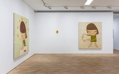 Exhibition view: Yoshimoto Nara, Stars, Pace Gallery, Hong Kong (13 March–25 April 2015). Courtesy Pace Gallery.