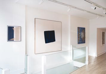 Exhibition view: Group Exhibition, Through the Walls, Cadogan Contemporary, London (17 January–4 March 2023). Courtesy Cadogan Contemporary.