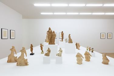 Exhibition view: Elie Nadelman, Papier-mâché, Galerie Buchholz, New York (28 June–8 September 2018). Courtesy Galerie Buchholz.