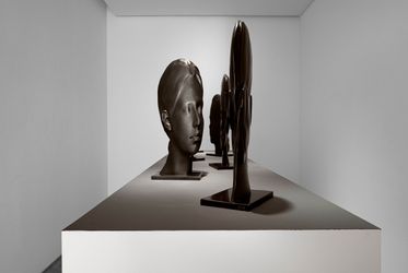 Exhibition view: Jaume Plensa, Noir & Blanc, Galerie Lelong & Co., Ave Matignon, Paris (20 May–13 July 2022). © Studio Plensa. Courtesy Galerie Lelong & Co. Photo: Fabrice Gibert. 