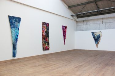 Exhibition view: Ambrose Rhapsody Murray, Oceans and Stars and Tulips, Bode Projects, Berlin (10 November 2022–8 January 2023). Courtesy Bode Projects.