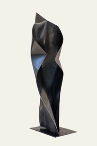 Figure en mouvement by Francesco Moretti contemporary artwork sculpture