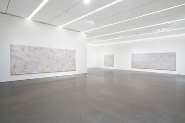Exhibition view: Sam Gilliam, Existed Existing, Pace Gallery, New York (6 November–19 December 2020). © Sam Gilliam / Artists Rights Society (ARS), New York. Courtesy Pace Gallery.