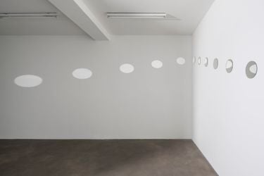 Exhibition view: Nancy Holt, Mirrors of Light, Sprüth Magers, Berlin (25 November 2021–5 February 2022). Courtesy Sprüth Magers. Photo: Ingo Kniest.