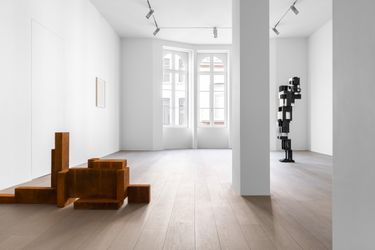 Exhibition view: Antony Gormley, BODY FIELD, Xavier Hufkens St-Georges, Brussels (28 October–17 December 2022). Courtesy the artist and Xavier Hufkens. Photo: HV-Studio.