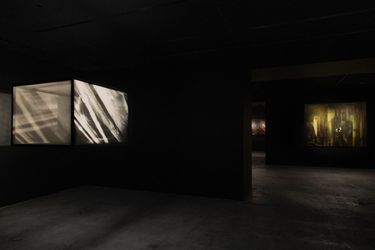Exhibition view: Raha Raissnia, نور, Empty Gallery, Hong Kong (10 December 2022–18 February 2023). Courtesy Empty Gallery. 
