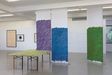 Exhibition view: Stephen Prina, galesburg, illinois+, Sprüth Magers, Los Angeles (12 May–11 August 2018). Courtesy the artist; Galerie Gisela Capitain, Cologne; Petzel Gallery, New York; and Sprüth Magers. Photo: Robert Wedemeyer.