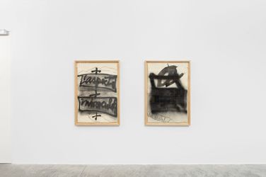 Exhibition view: Antoni Tàpies, The Wall: Antoni Tàpies, Almine Rech, Brussels (7 September–4 November 2023). Courtesy Almine Rech.