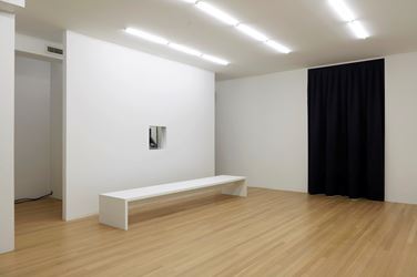 Exhibition view: Mathias Poledna, Indifference, Galerie Buchholz, New York (6 February–29 February 2020).  Courtesy Galerie Buchholz Berlin/Cologne/New York.