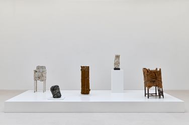 Exhibition view: Christo, Christo: Early Works, 1958 - 1963, Gagosian, Paris (10 June–8 October 2022). © Christo and Jeanne-Claude Foundation. Courtesy Gagosian. Photo: Thomas Lannes.