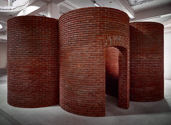 Exhibition view: Per Kirkeby, Brick Sculptures, Axel Vervoordt Gallery, Antwerp (14 September 2019–30 June 2022). Courtesy Axel Vervoordt Gallery.