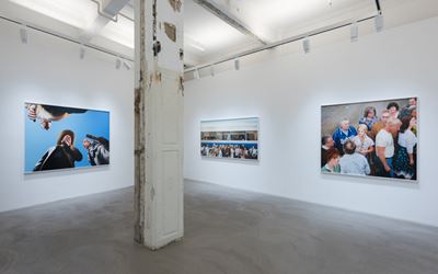 Alex Prager, Exhibition view, Lehmann Maupin, Hong Kong, March 12 – May 16, 2015. Courtesy the artist and Lehmann Maupin, New York and Hong Kong. Photo: Kitmin.com
