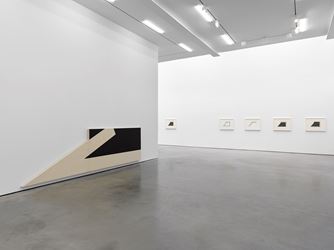 Exhibition view: Ted Stamm, Lisson Gallery, West 24th Street, New York (9 March–14 April 2018). © Ted Stamm. Courtesy Lisson Gallery.
