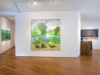 Exhibition view: David Hockney, 20 Flowers and Some Bigger Pictures, Galerie Lelong & Co., Paris (3 November–22 December 2022). © David Hockney. Courtesy Galerie Lelong & Co., Paris. Photo: Fabrice Gibert.