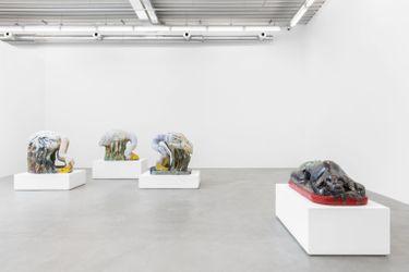 Exhibition view: Johan Creten, BESTIARIUM, Almine Rech, Brussels (9 June–30 July 2022). Courtesy Almine Rech.