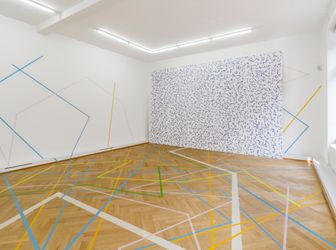 Exhibition view: Herbert Hinteregger, Untitled (gab nach, sodass sie zu fallen drohte), Bernhard Knaus Fine Art, Frankfurt (4 September–31 October 2020). Courtesy Bernhard Knaus Fine Art.