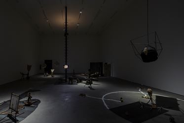 Exhibition view: John Bock, Unheil, Sprüth Magers, Berlin (24 November 2018–19 January 2019). Courtesy Sprüth Magers. Photo: Timo Ohler.