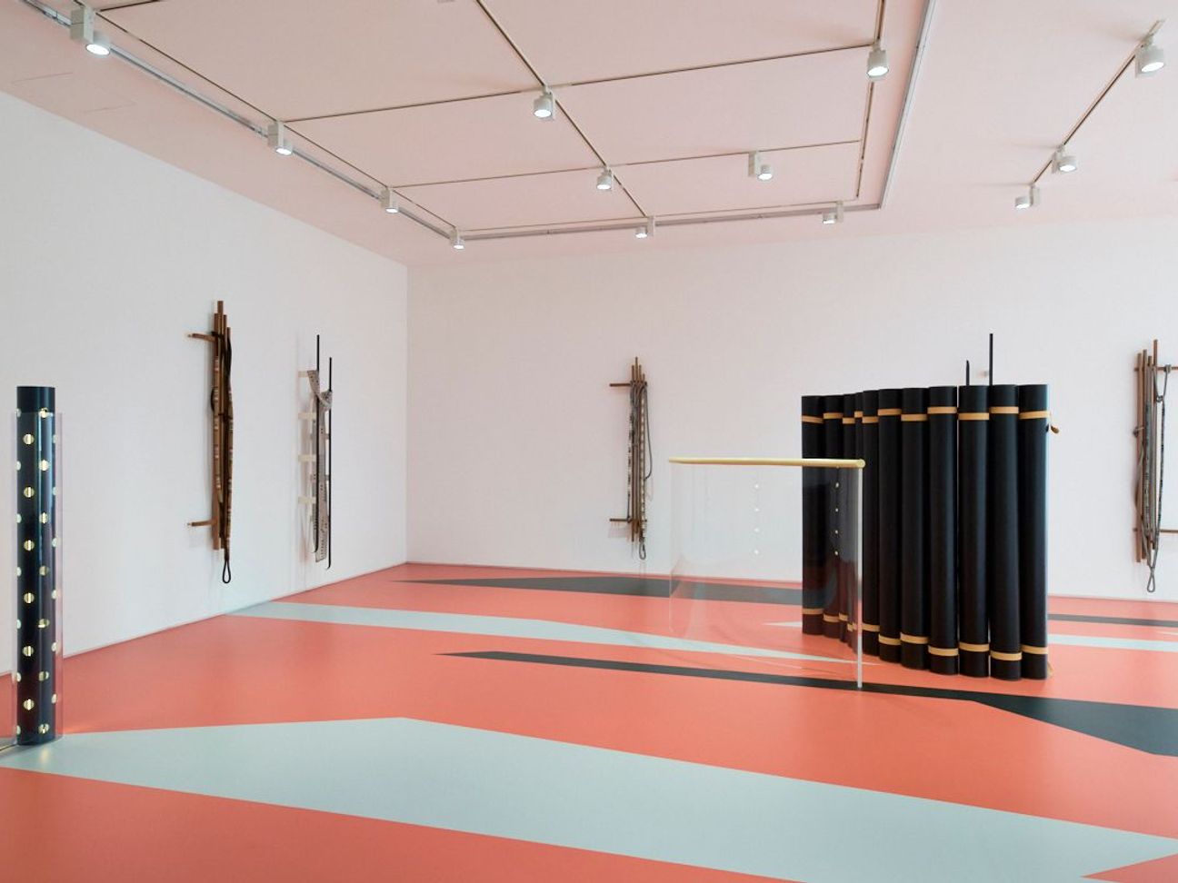 アート・デザイン・音楽 LACE FROM THE VICTORIA AND MUSEUM アート