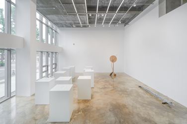 Exhibition view: Chung Seoyoung, Knocking Air, Barakat Contemporary, Seoul (12 May–5 July, 2020). Courtesy Barakat Contemporary.