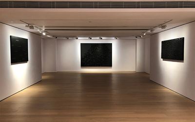 Exhibition view: Pierre Soulages, Beyond Black, Alisan Fine Arts, Central (20 May—29 June 2019). Courtesy Alisan Fine Arts.