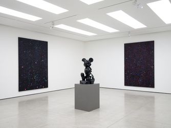 Exhibition view: Damien Hirst, His Own Worst Enemy, White Cube, Hong Kong (24 November 2021—8 January 2022). Courtesy White Cube.