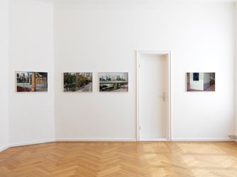 Exhibition view: Elisabeth Neudörfl, Out in the Streets, Galerie Barbara Wien, Berlin (28 April–22 August 2021). Courtesy Galerie Barbara Wien, Berlin.