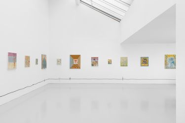 Exhibition view: Florian Meisenberg, What does the smoke know of the fire?, Kate MacGarry, London (15 September–21 October 2023). Courtesy Kate MacGarry.