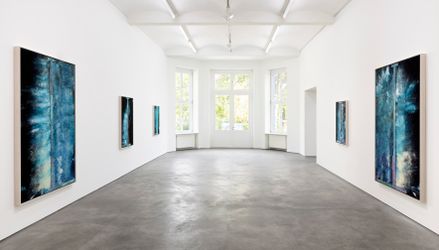 Exhibition view: Sterling Ruby, IN WARM SHROUD. KISSING THE BLOOM CRUX. A FROST WINDOW., Sprüth Magers, Berlin (29 April–30 June 2022). Courtesy Sprüth Magers.
