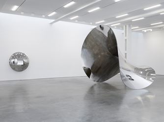 Exhibition view: Anish Kapoor, Lisson Gallery, West 24th Street, New York (31 October–20 December 2019). © Anish Kapoor. Courtesy Lisson Gallery.