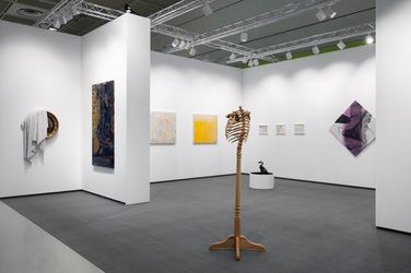 Exhibition view: Group Exhibition, Time Curve, Lisson Gallery, EUM The Place, Seoul (2–10 September 2023). Courtesy the artists and Lisson Gallery.