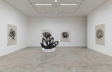 Exhibition view: Jean-Michel Othoniel, NEW WORKS, Kukje Gallery K1, Seoul (17 December 2020–31 January 2021). Courtesy Kukje Gallery.