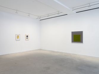 Exhibition view: Josef Albers, Primary Colors, David Zwirner, Hong Kong (18 January–5 March 2022). Courtesy David Zwirner.