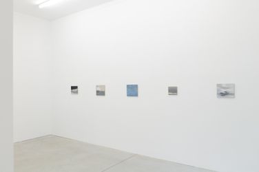 Exhibition view: Vicken Parsons, The Blue, Kristof de Clercq Gallery, Ghent (11 September–9 October 2022). Courtesy Kristof de Clercq Gallery.