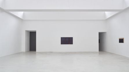 Exhibition view: Yun Hyong-keun, Untitled, Axel Vervoordt Gallery, Antwerp (24 October 2020–20 February 2021). Courtesy Axel Vervoordt Gallery.