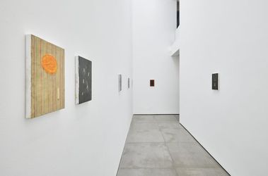 Exhibition view: Bruno Dunley, Pequenas Alegrias, Galeria Nara Roesler, Sao Paulo (18 April–1 June 2024). Courtesy Galeria Nara Roesler.