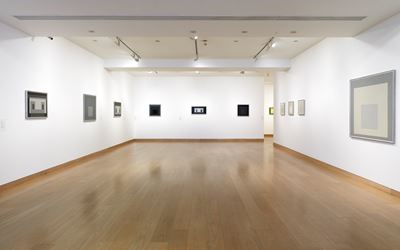 Exhibition view: Josef Albers, Black and White, Waddington Custot, London (6 May–4 June 2014). Courtesy Waddington Custot.