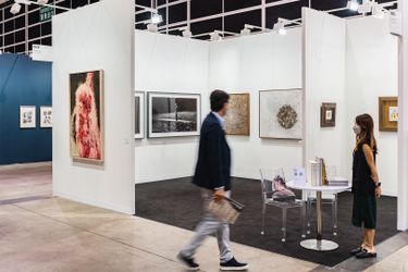Exhibition view: Lin & Lin Gallery, Art Basel Hong Kong 2022, Hong Kong (27–29 May 2022). Courtesy Ocula. Photo: Anakin Yeung.