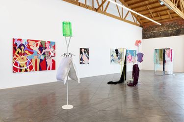 Exhibition view: Constance Tenvik, Aloof Periwig, Anat Ebgi, Los Feliz, Los Angeles (12 November–17 December 2022). Courtesy Anat Ebgi.