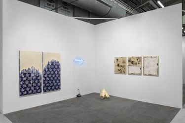 Exhibition view: Timothy Hyunsoo Lee, Booth P20, Sabrina Amrani Gallery, The Armory Show (8 March–11 March 2018). Courtesy Sabrina Amrani Gallery.