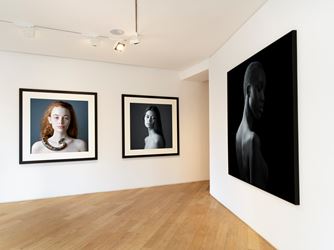 Exhibition view: Jean-Baptiste Huynh, Woman - Portrait de la beauté, Galerie Lelong & Co., 38 Avenue Matignon, Paris (18 February–11 May 2019). Courtesy Galerie Lelong & Co. 