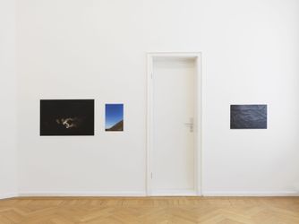 Exhibition view: Peter Piller, different degrees of completeness, Galerie Barbara Wien, Berlin, (11 September–6 November 2021). Courtesy Barbara Wien.