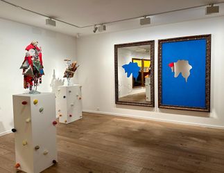 Exhibition view: Michelangelo Pistoletto and Pascale Marthine Tayou, Alternative Centers, Patricia Low Contemporary, Gstaad (26 December 2023–11 February 2024). Courtesy Particia Low Contempoary, Gstaad/Venezia.